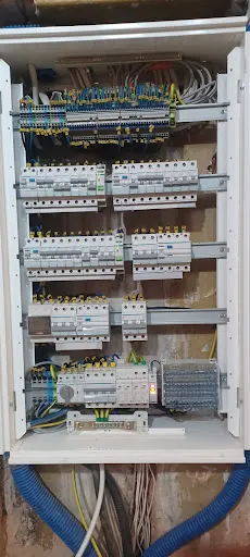 Elektryk Pruszków, Przyłacza placu budowy,Usługi Minikoparką, Wykopy,Erbetka, Instalacje Smart home, Home Assistant, Grenton